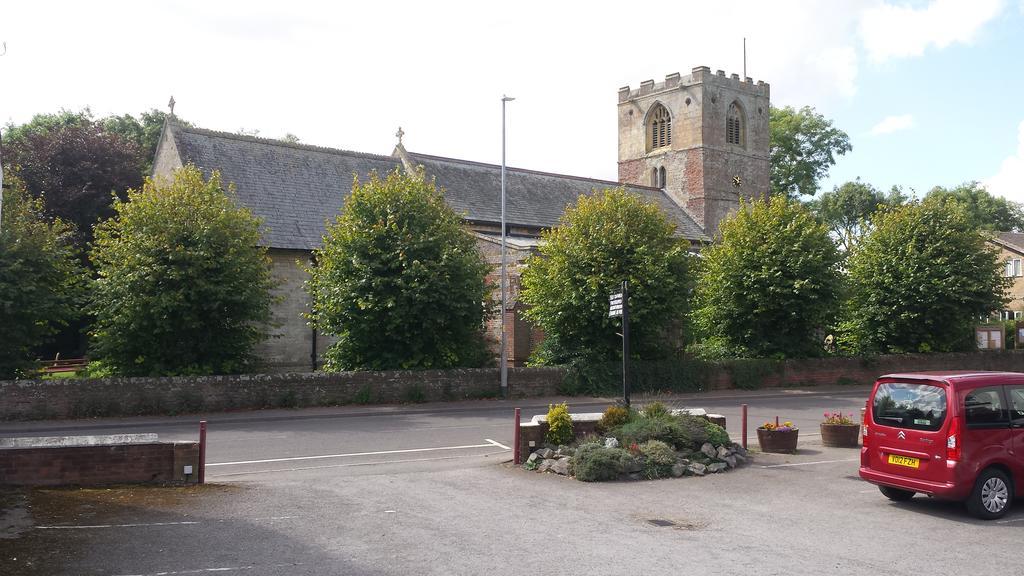 Donegal Church View Close To Chaple St Leonards แชเปิลเซนต์เลนเนิร์ดส์ ภายนอก รูปภาพ